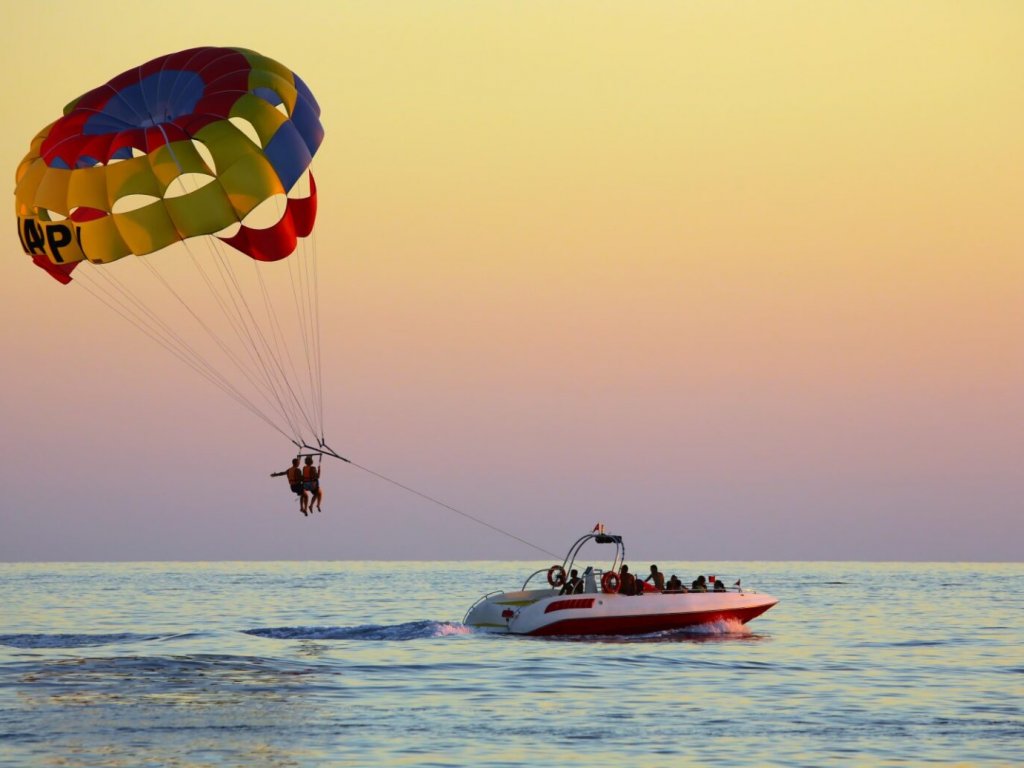 Icmeler Parasailing