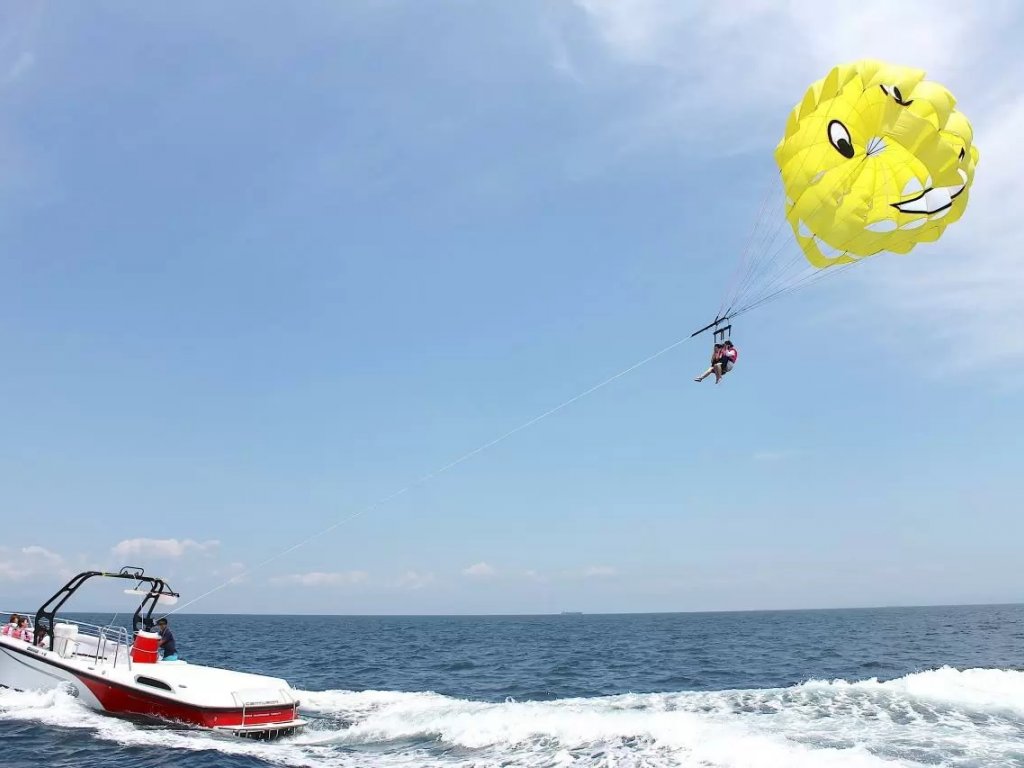 Icmeler Parasailing