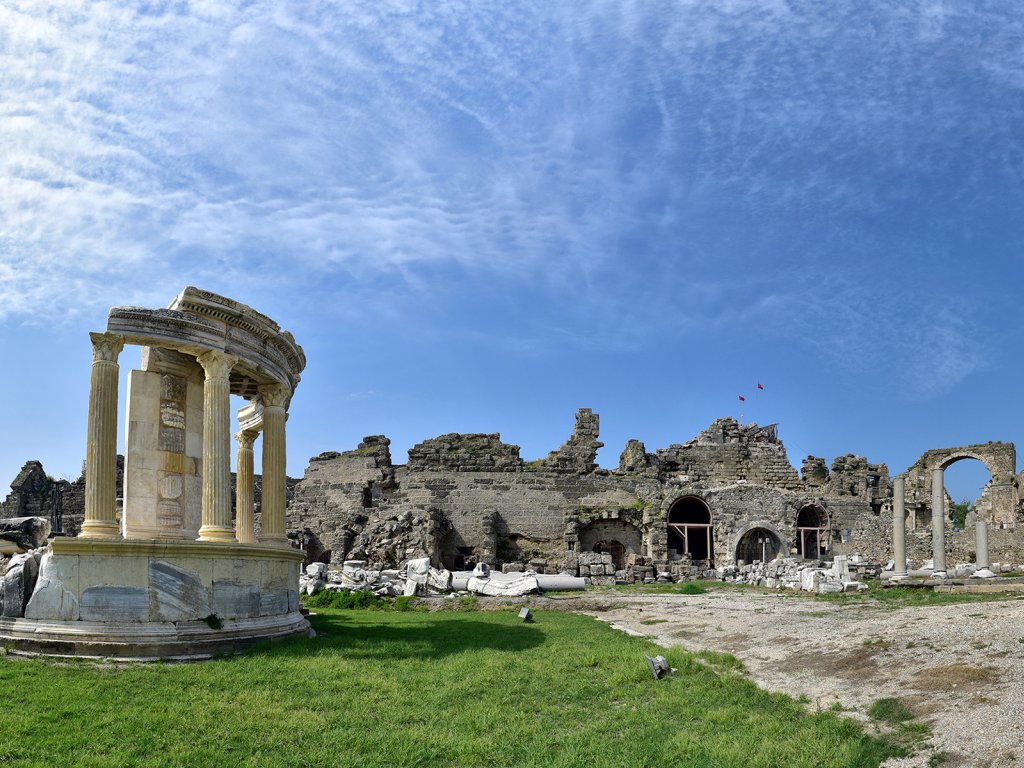 ANTALYA PERGE & ASPENDOS & SİDE VE MANAVGAT ŞELALESİ TURU