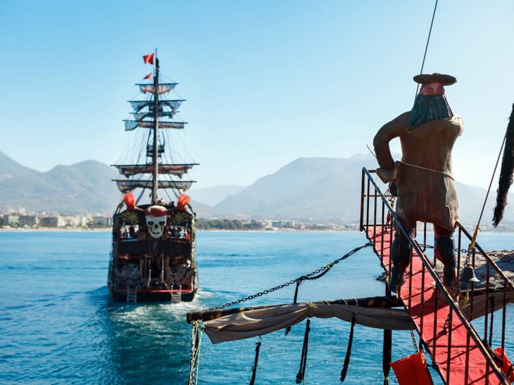  Antalya Korsan Tekne Turu