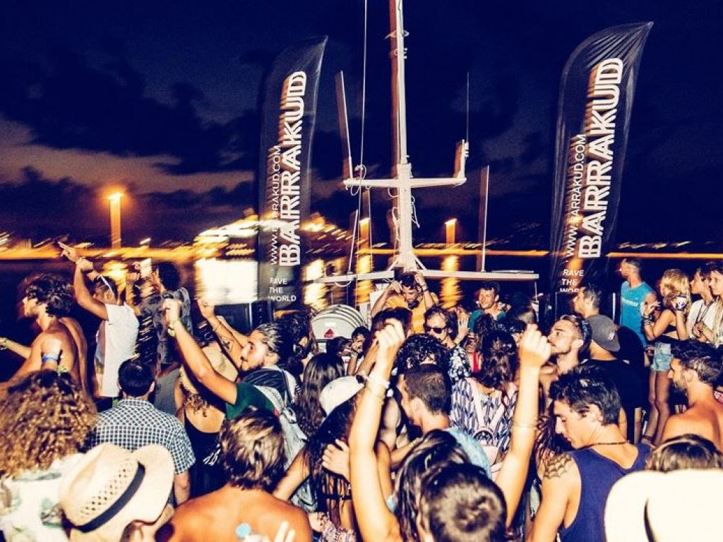 İçmeler Parti Teknesi