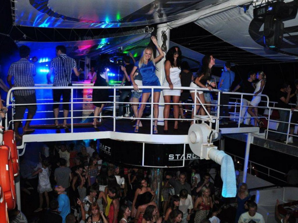 Icmeler Party Boat